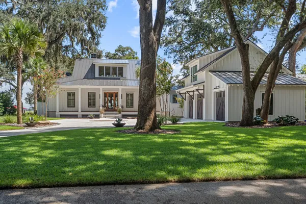 250 DISTANT ISLAND DR