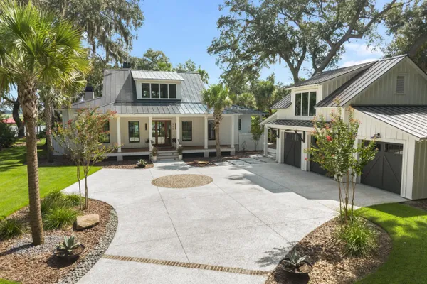250 DISTANT ISLAND DR