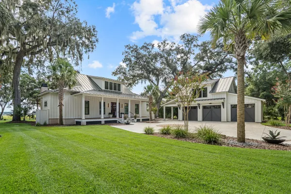 250 DISTANT ISLAND DR