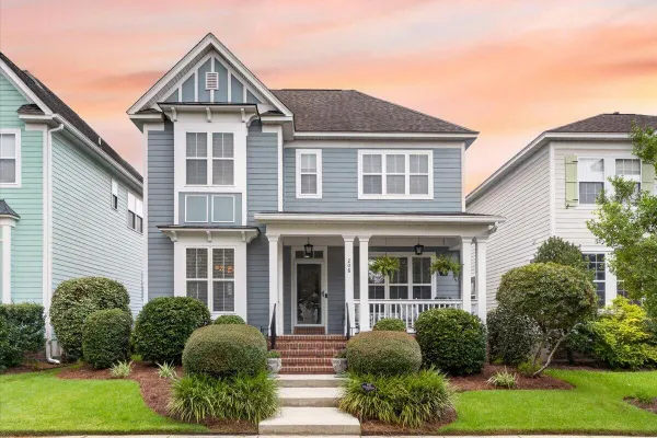 208 WHITE GABLES DR