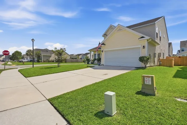 222 WEEPING CYPRESS DR