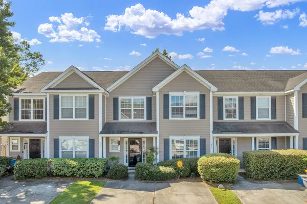 2441 SCHOLAR LN