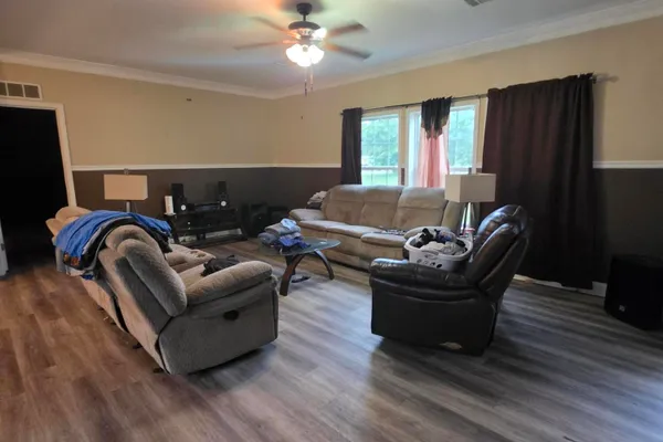 216 JOYLAND LN