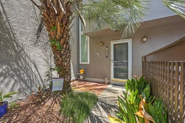 106 VENTURA PL