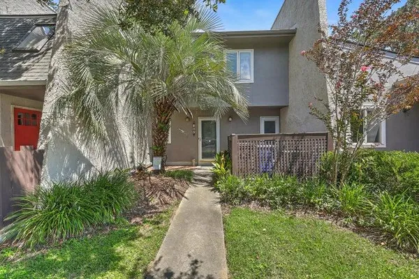 106 VENTURA PL