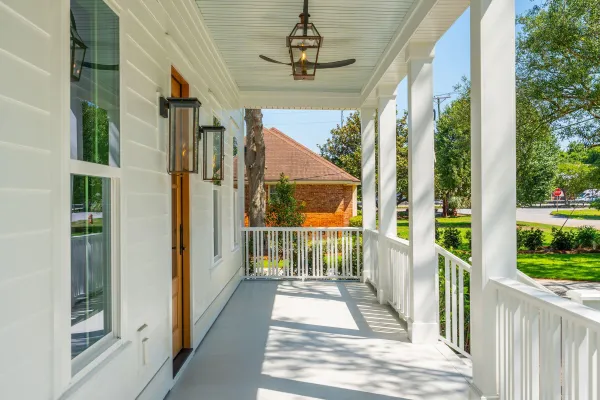 914 LAKEVIEW DR