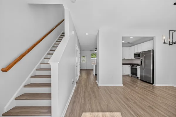 407 HEMINGWAY CIR