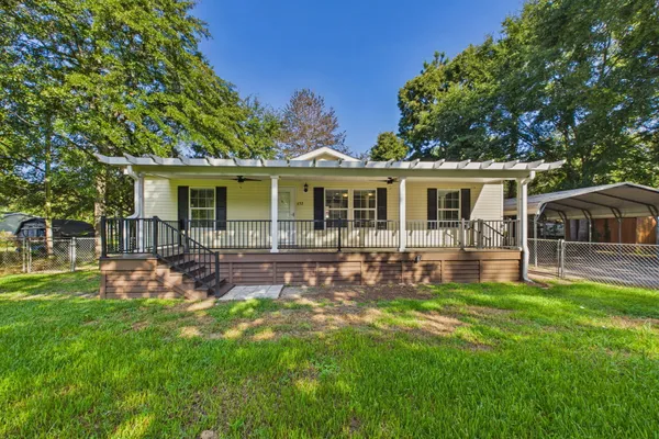 632 LEVEE DR