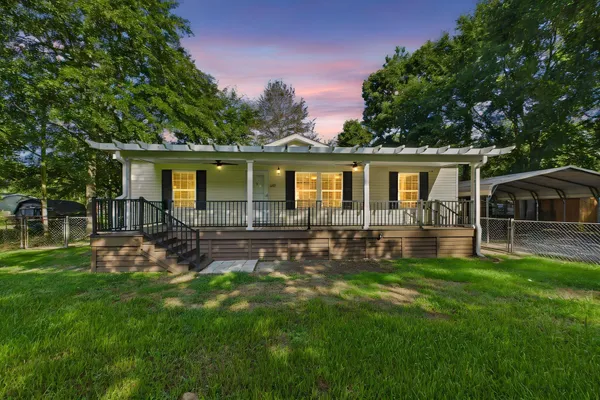 632 LEVEE DR