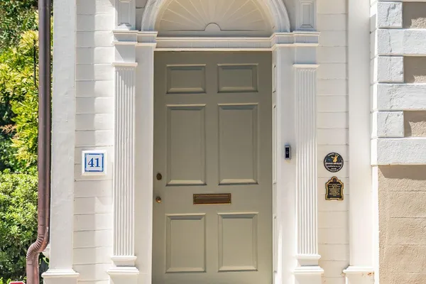 41 KING ST