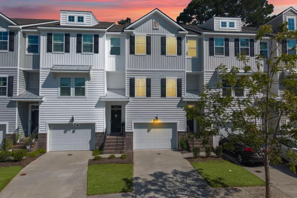 306 SPINDLEWOOD WAY