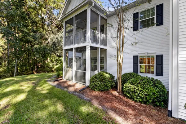 207 GOLFVIEW LN