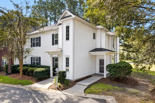 207 GOLFVIEW LN
