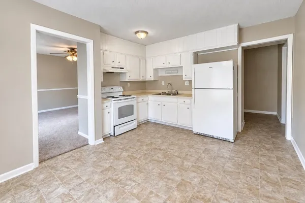 385 PRICE ST