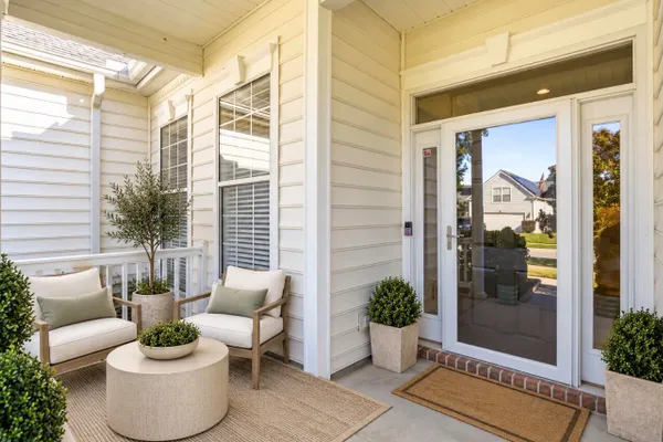 1405 COOPERS HAWK DR