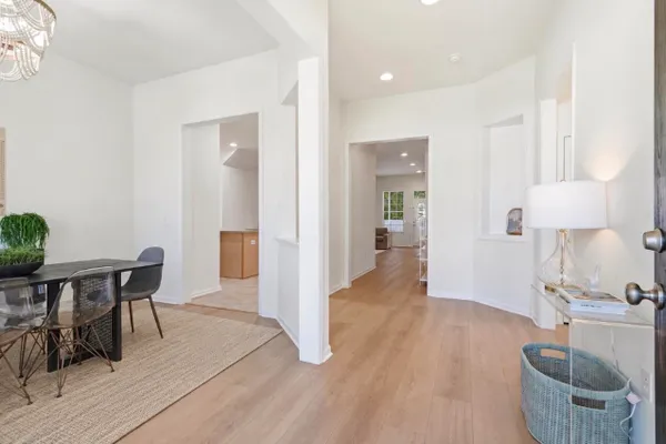 1405 COOPERS HAWK DR