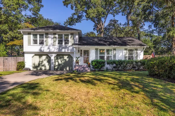 25 HILLCREEK BLVD
