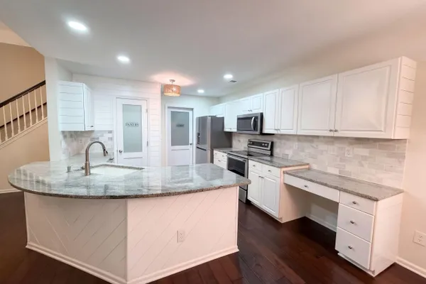 580 POINTE OF OAKS RD
