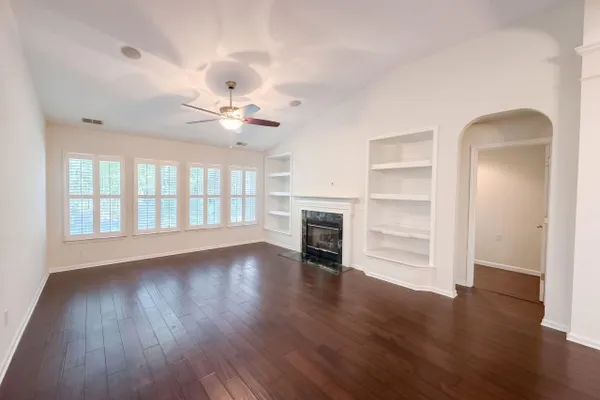 580 POINTE OF OAKS RD