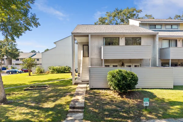 1005 WATERWOOD DR