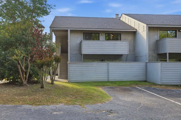 605 WATERWOOD DR