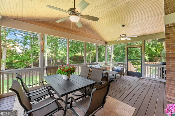 290 COCHRAN DR
