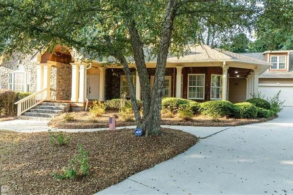 1805 STEPHENS CT