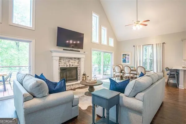 188 W RIVER BEND DR