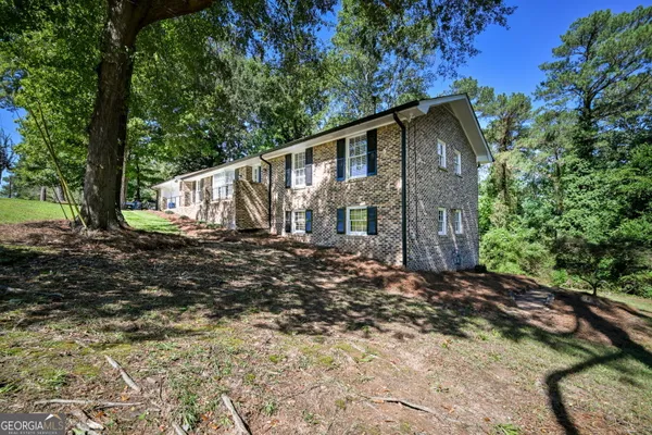 641 OAK DR