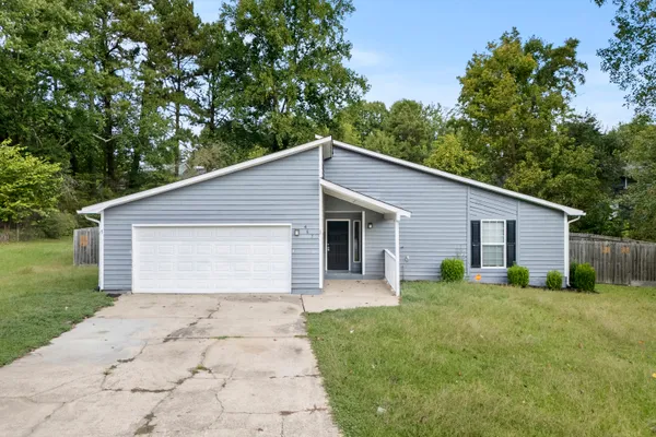 465 CEDAR CT