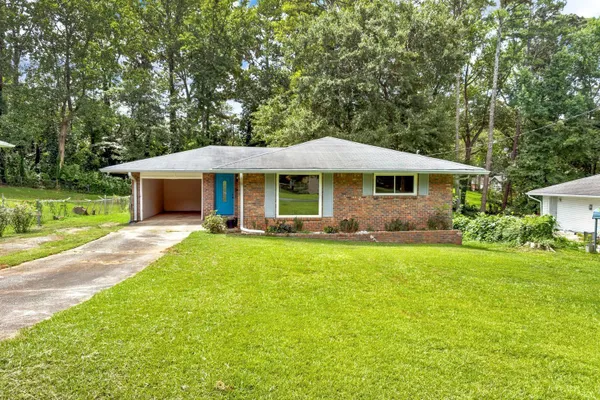 565 WAVELYN WAY