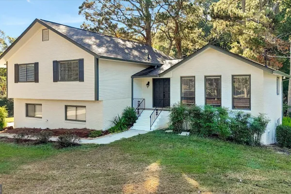 150 THORNTON DR