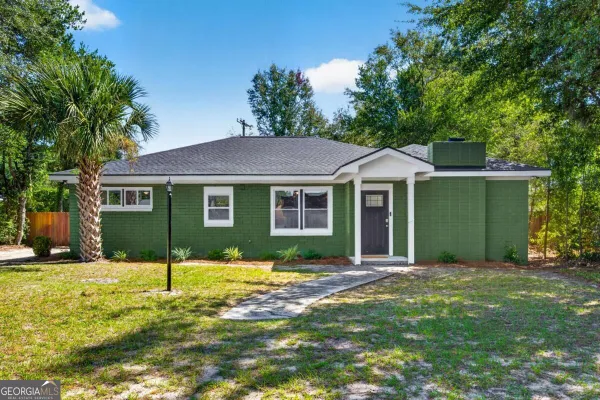 2223 ARMSTRONG DR