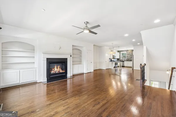 1349 HAWTHORNE AVE