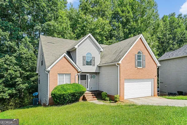 1347 VINE CIR