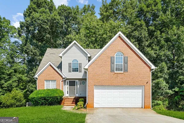 1347 VINE CIR