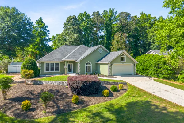 709 OAK MOSS DR