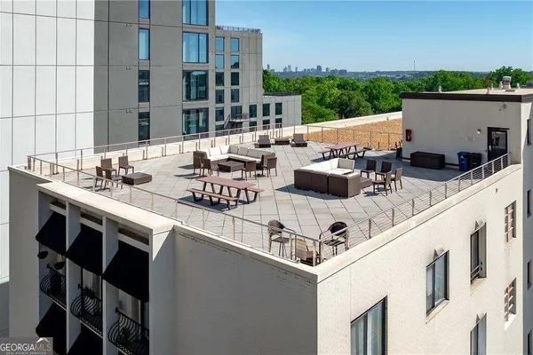 1421 PEACHTREE ST 203A