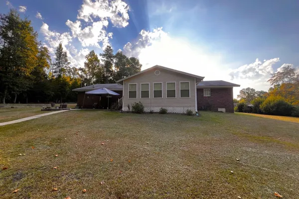 108 SKYLINE DR
