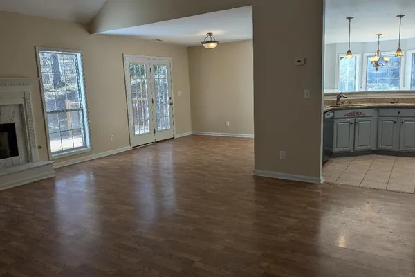 35 PACES LANDING LN