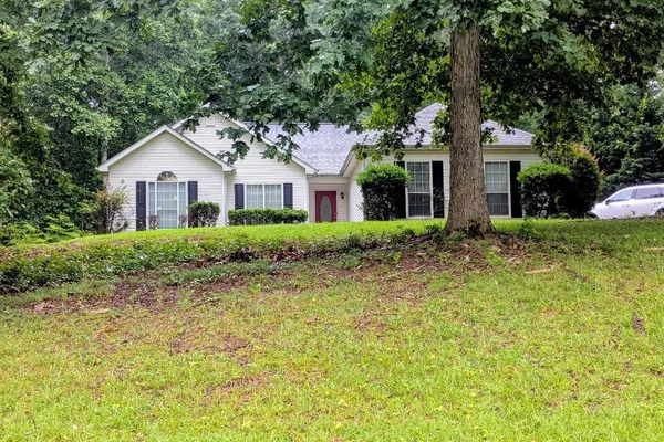 35 PACES LANDING LN