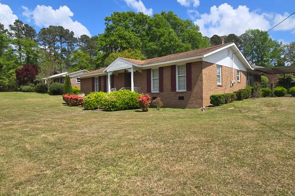 101 SKYLINE DR