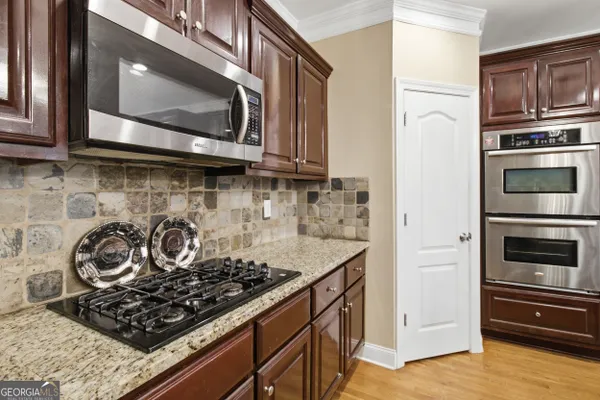 215 FOX GLOVE DR