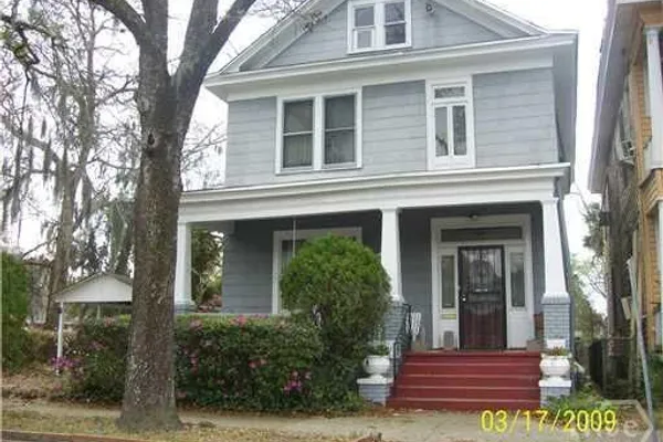 523 W 44TH ST