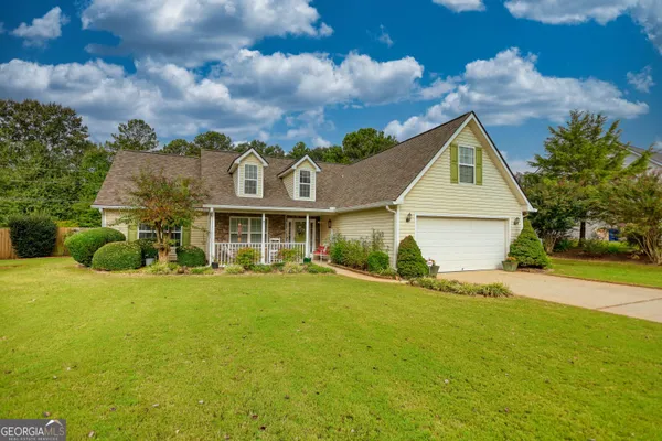 1038 ORCHARD CIR