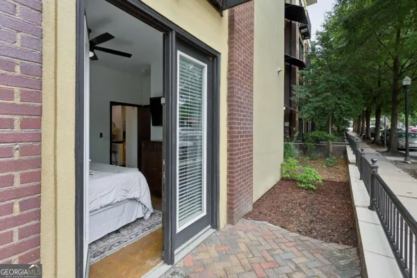 5300 PEACHTREE RD 101