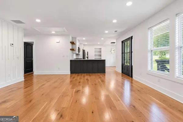 2193 PARK TER