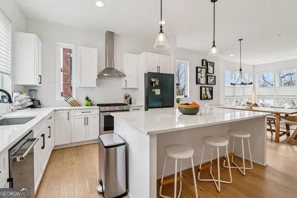 1229 CHELSEA CIR