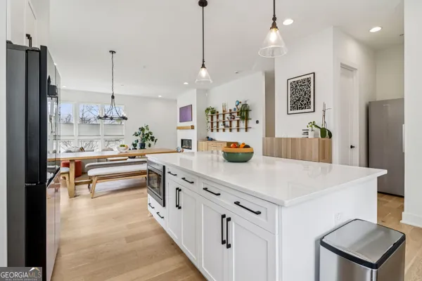 1229 CHELSEA CIR