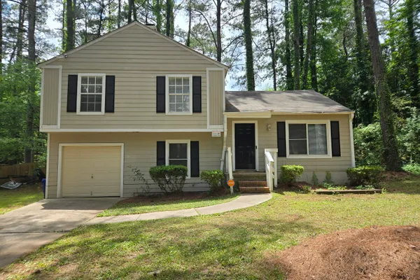447 SHERWOOD CIR